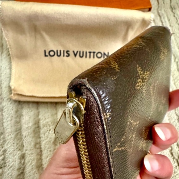Louis Vuitton Gold Zippy Coin Purse / Credit Card Holder - Picture 8 of 8